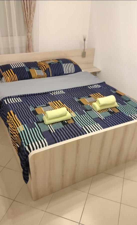 Holiday Wing Apartments Ягодина Екстериор снимка