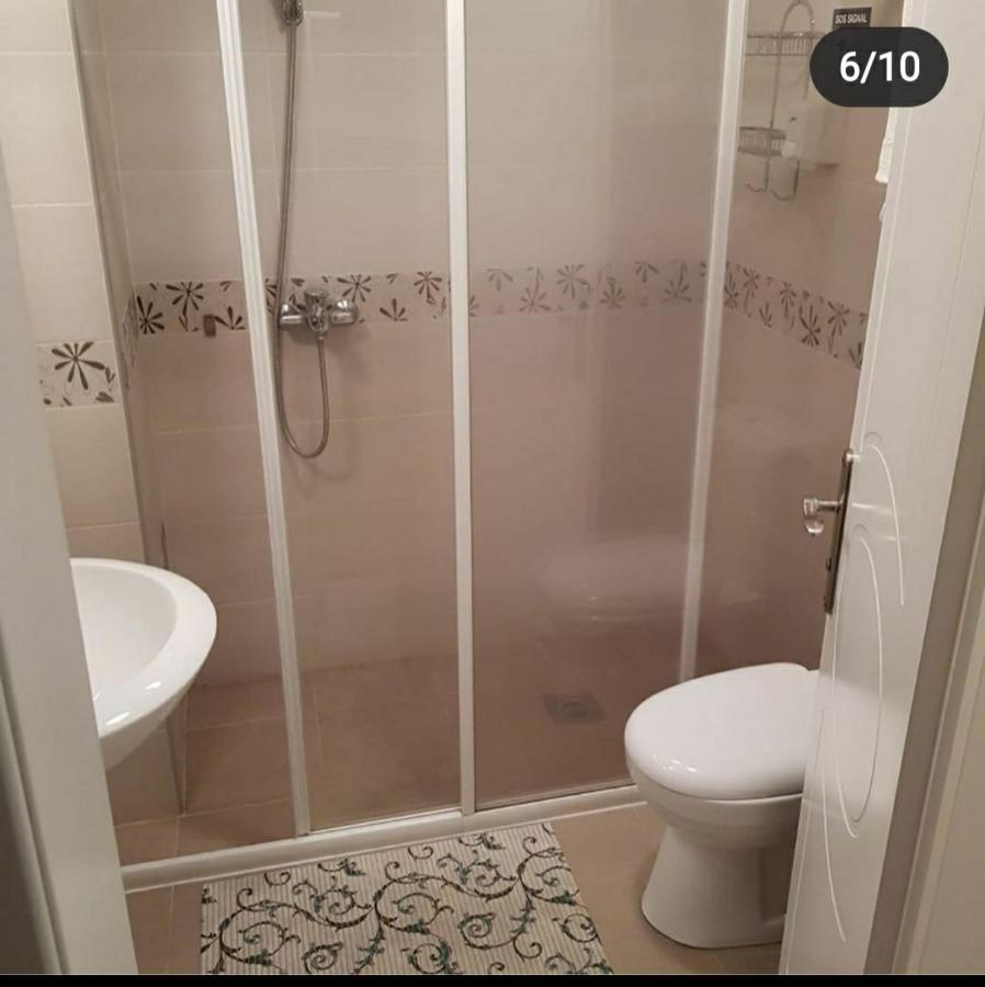 Holiday Wing Apartments Ягодина Екстериор снимка
